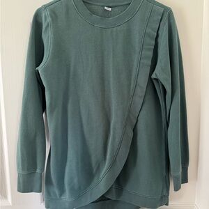 Old Navy Green Long Sleeve Asymmetrical Maternity/Nursing Top - Size Sm